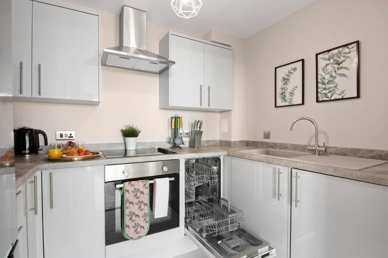 Spacious & Cosy, Netflix, Parking, Colindale Station Хендон Экстерьер фото